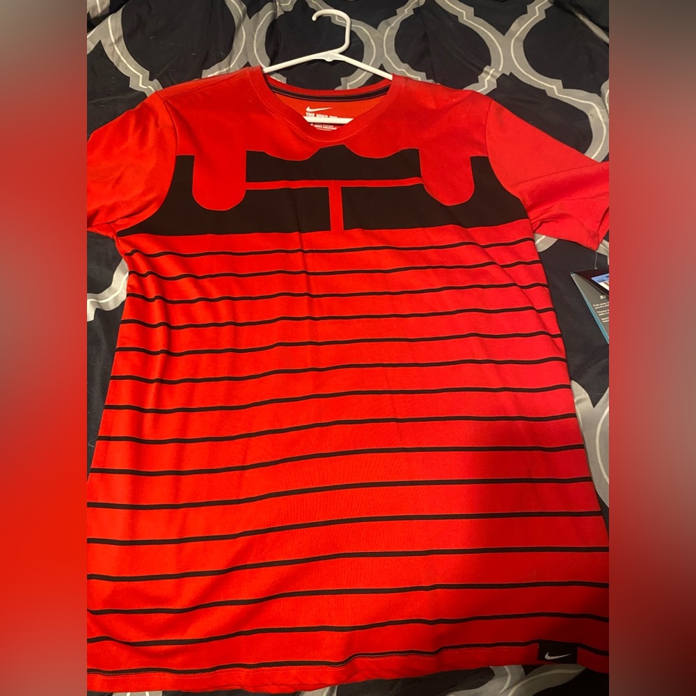 Men’s Nike Shirt